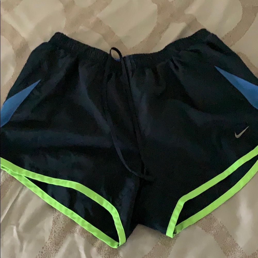 Nike short bundle - Picture 3 of 7